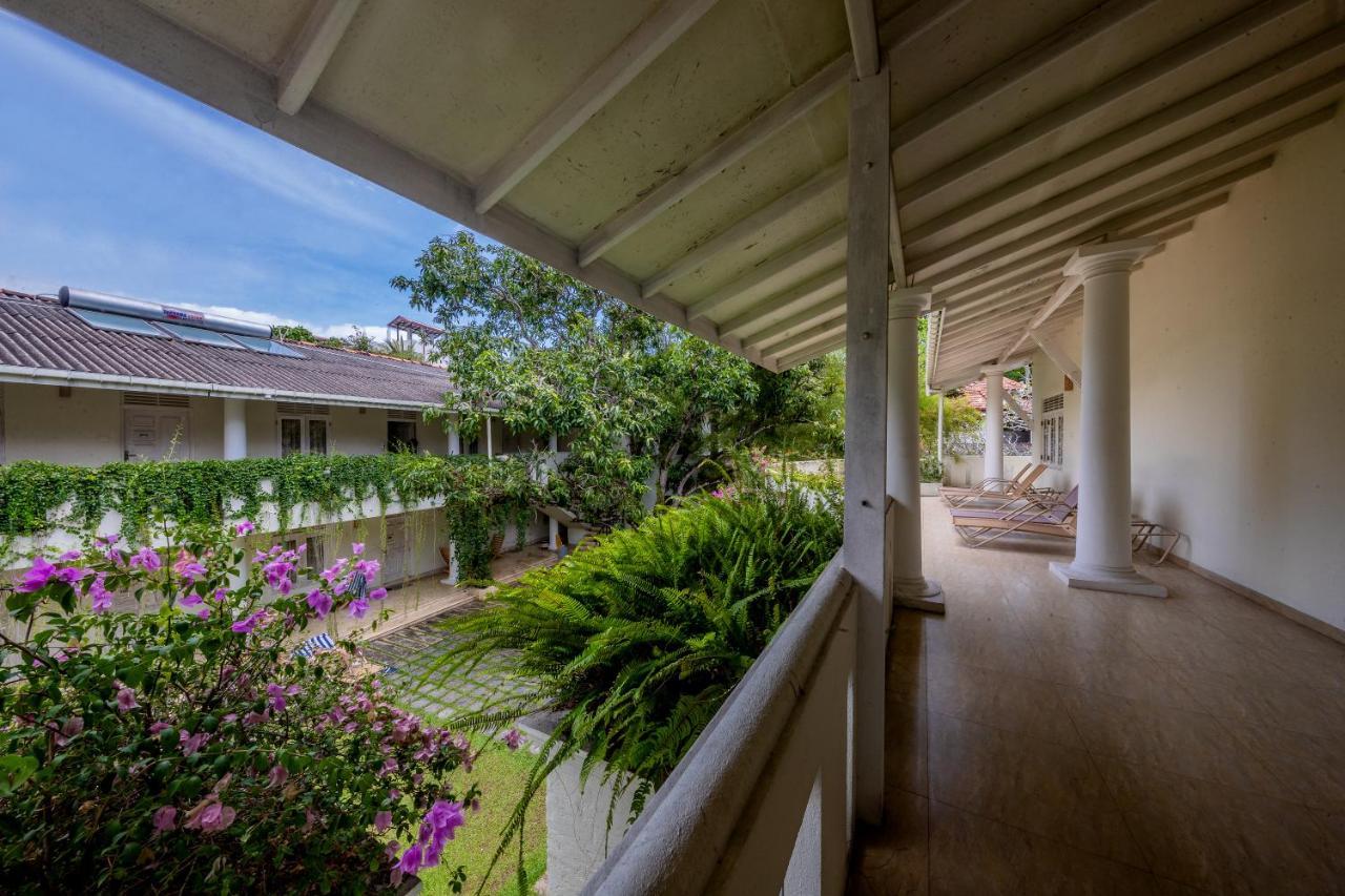 Epic Unawatuna Hotel Exterior photo